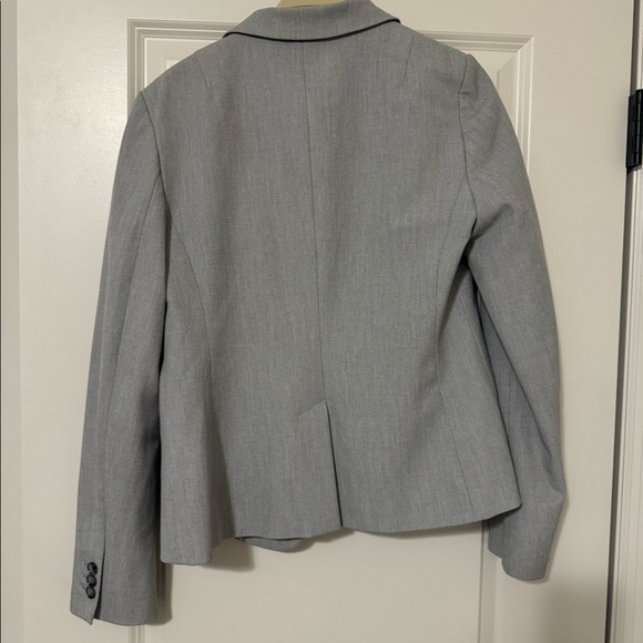 Banana Republic Classic Fit Charcoal Gray One Button Washable Blazer Size 6 - Picture 2 of 12